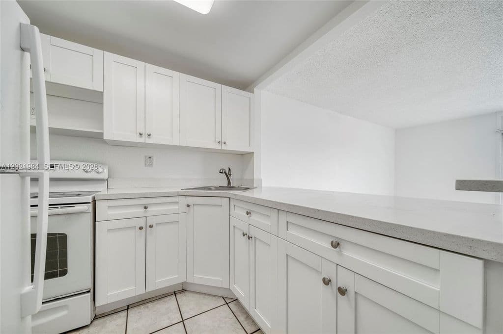 1+1 Condo — 801 NW 47th Ave APT 515W