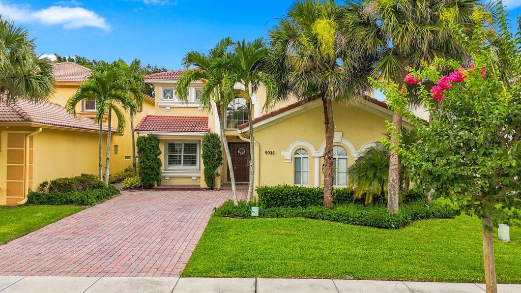 4-bedroom Single-Family Home — 9035 Silver Glen Way