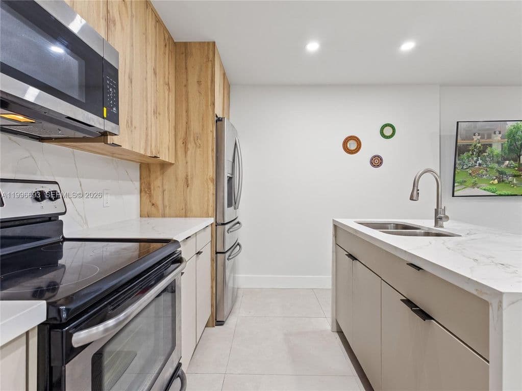 2+1 Mülk — 10017 SW 23rd Ter
