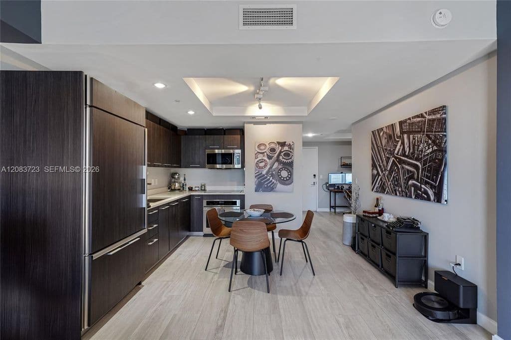 1+1 Condo — 45 SW 9th St APT 3405