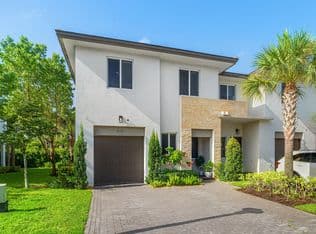 4-bedroom Townhouse — 610 Pioneer Way, Royal Palm Beach, 33411