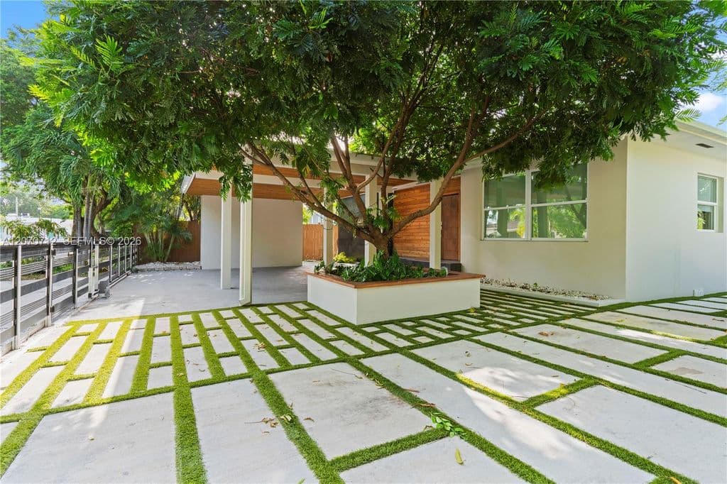 3-bedroom Single-Family Home — 221 NE 44th St