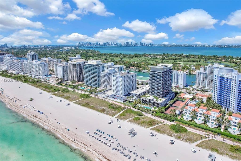 2+1 Condo — 5825 Collins Ave APT 2E