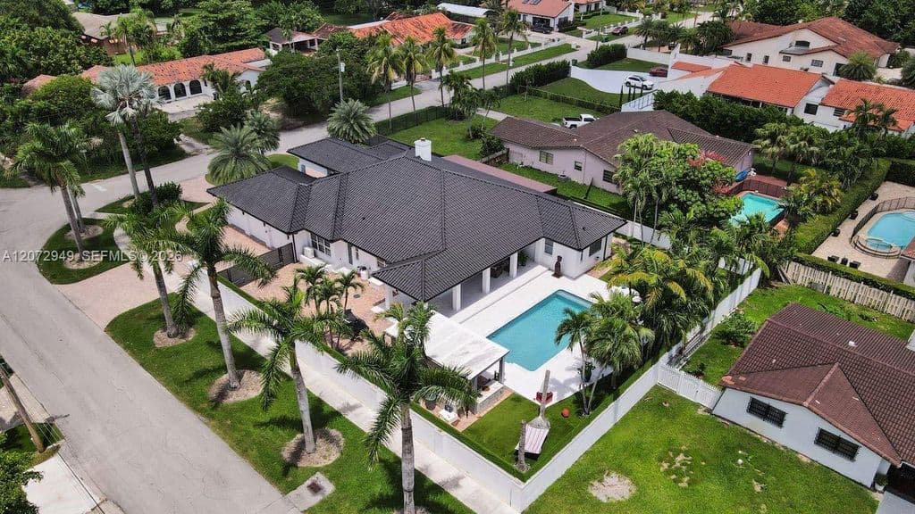 4+1 Müstakil ev — 11390 SW 30th St
