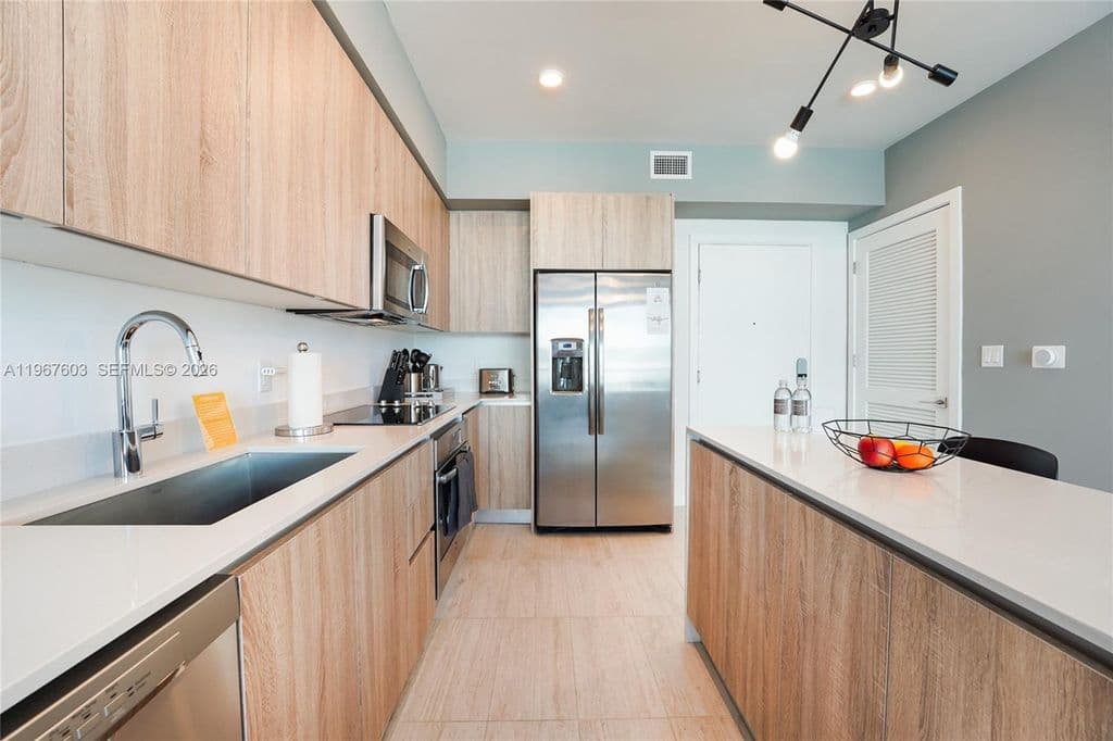 1-bedroom Condo — 3900 Biscayne Blvd Unit S218