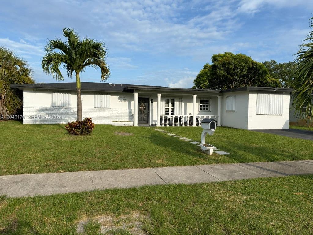 5+1 Müstakil ev — 17130 NW 42nd Ct