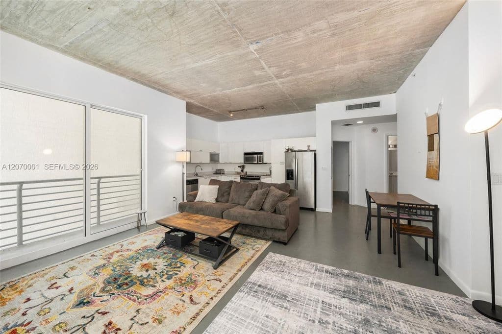 2+1 Condo — 234 NE 3rd St APT 602