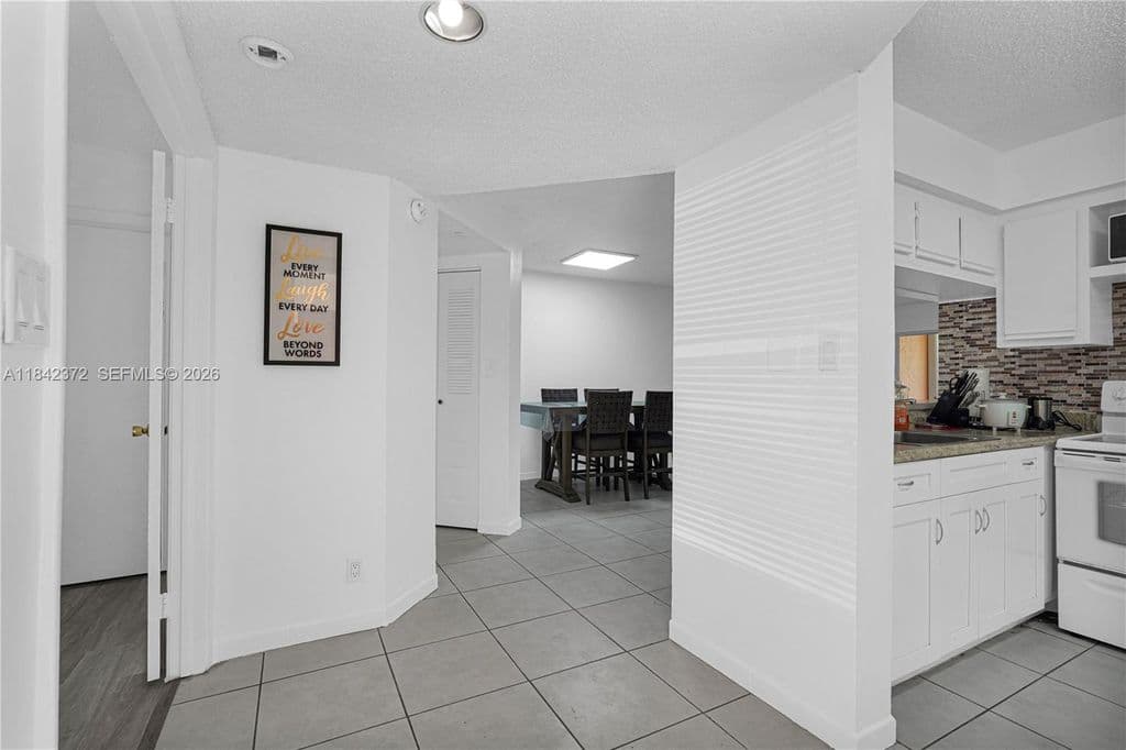 2+1 Condo — 9159 SW 141st Pl #9159