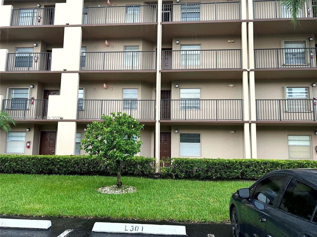 2-bedroom Condo — 13105 SW 16th Ct APT 105L
