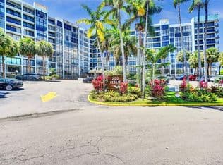3-bedroom Condo — 200 Leslie Dr APT 1031, Hallandale Beach, 33009