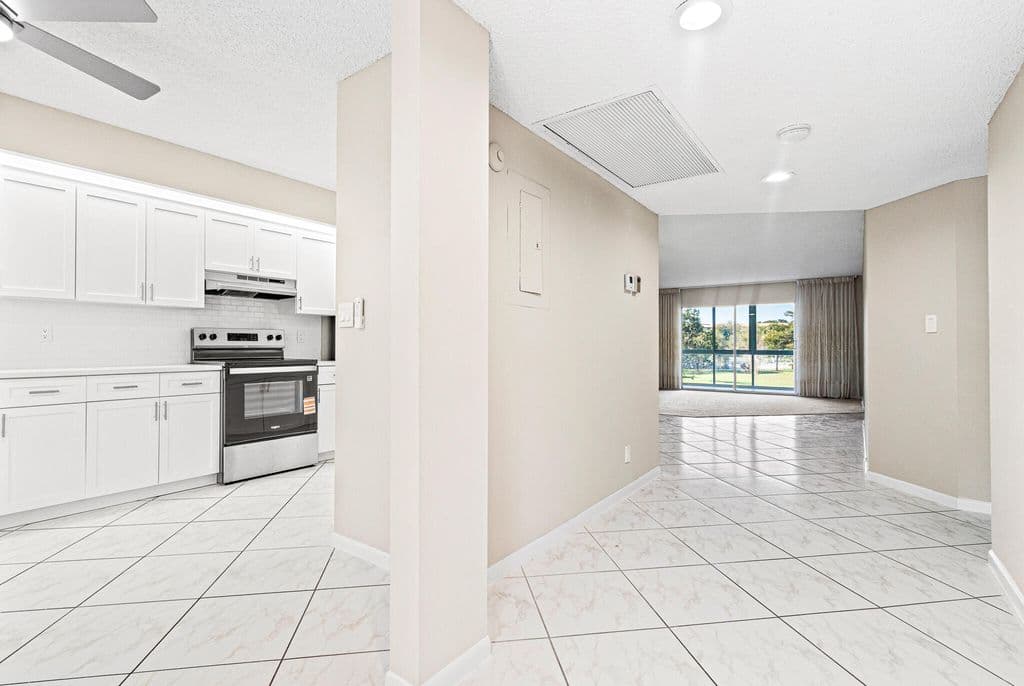 2+1 Condo — 1606 Abaco Drive #H2