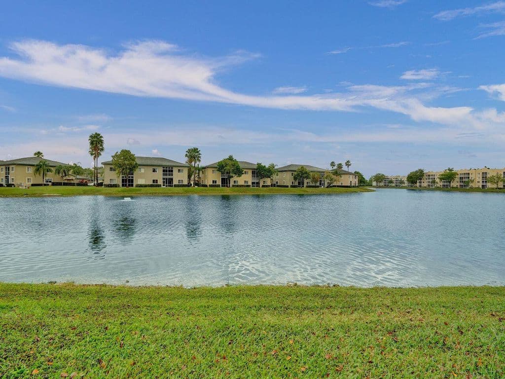 2-bedroom Condo — 7411 GRANVILLE Drive #106