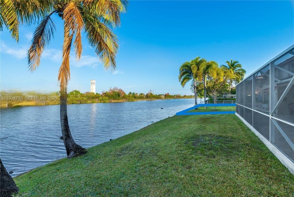 4-bedroom Single-Family Home — 2824 SW 183rd Ave