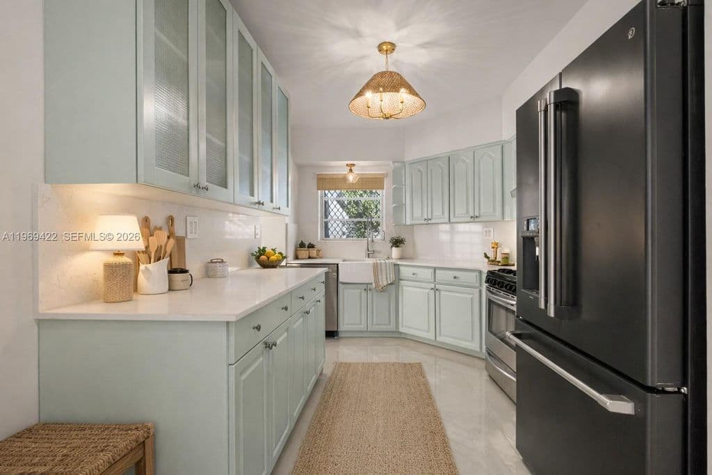 3-bedroom Single-Family Home — 9241 Marine Dr