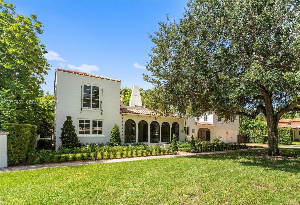 5-bedroom Single-Family Home — 1202 Granada Blvd