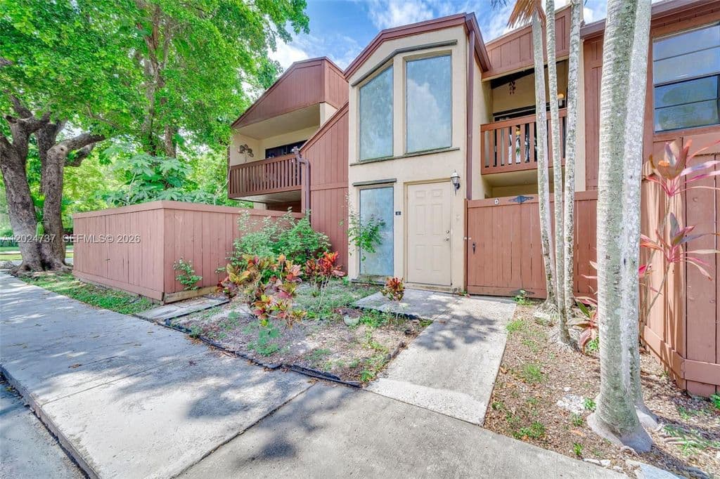 3+1 Mülk — 6547 SW 116th Pl APT C