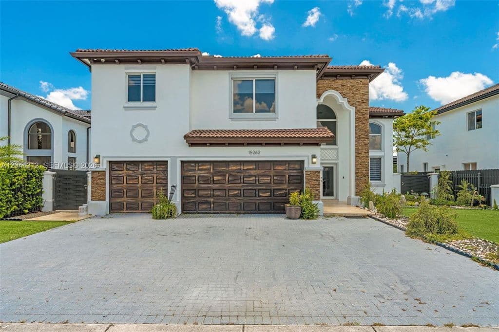 6-bedroom Single-Family Home — 15262 SW 11th St