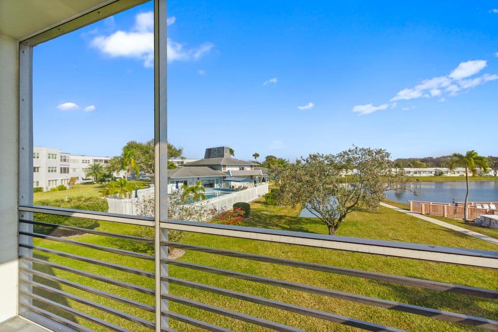 2+1 Condo — 2223 PARK Lane #210