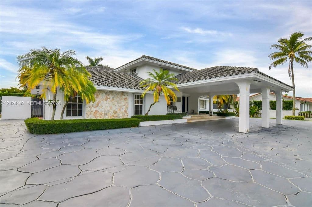 6+1 Müstakil ev — 3401 SW 129th Ave