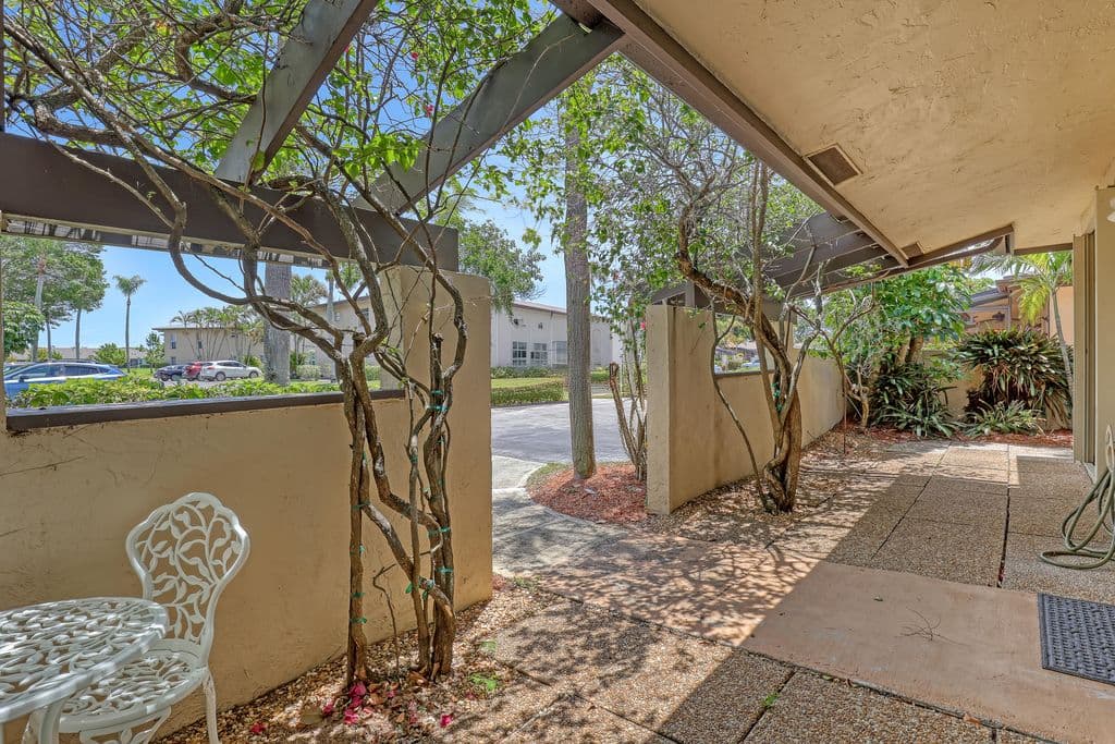 2+1 Condo — 13731 Via Aurora #A