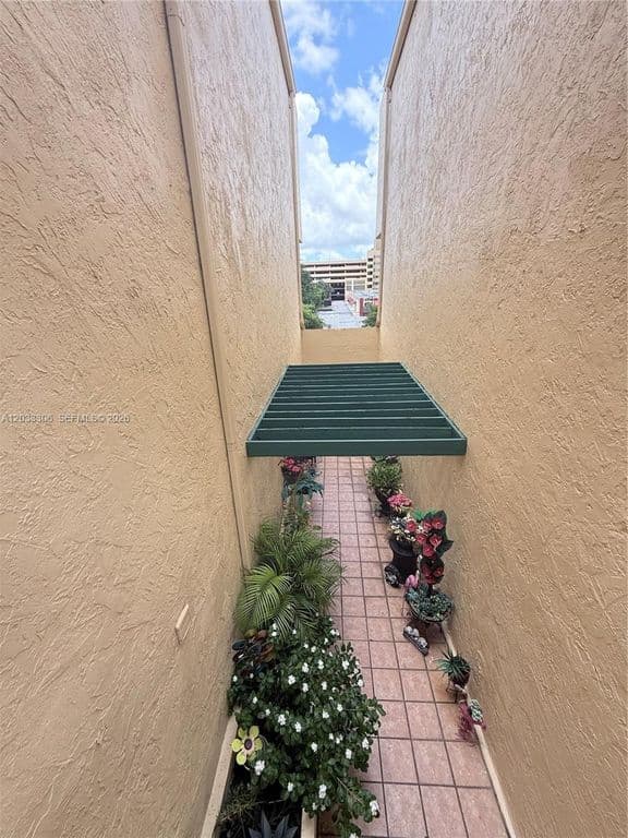 3-bedroom Condo — 1975 W 44th Pl #401