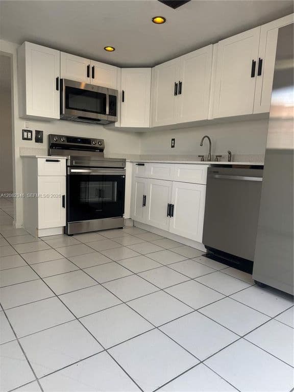 2-bedroom Condo — 321 SW 1st Ct #K-4