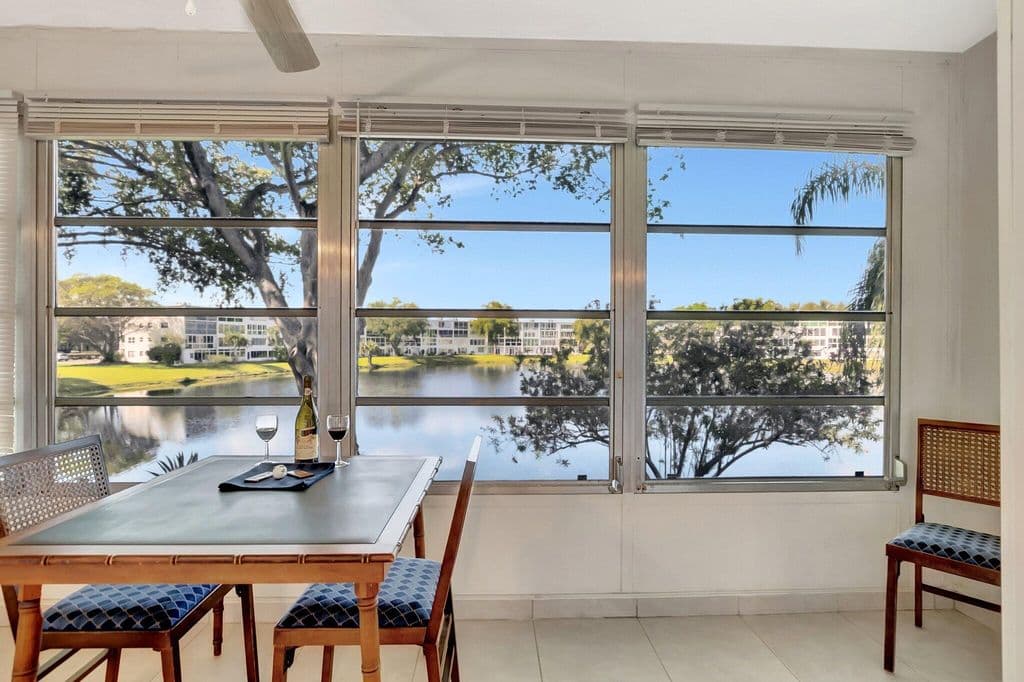 1-bedroom Condo — 2043 Cambridge C