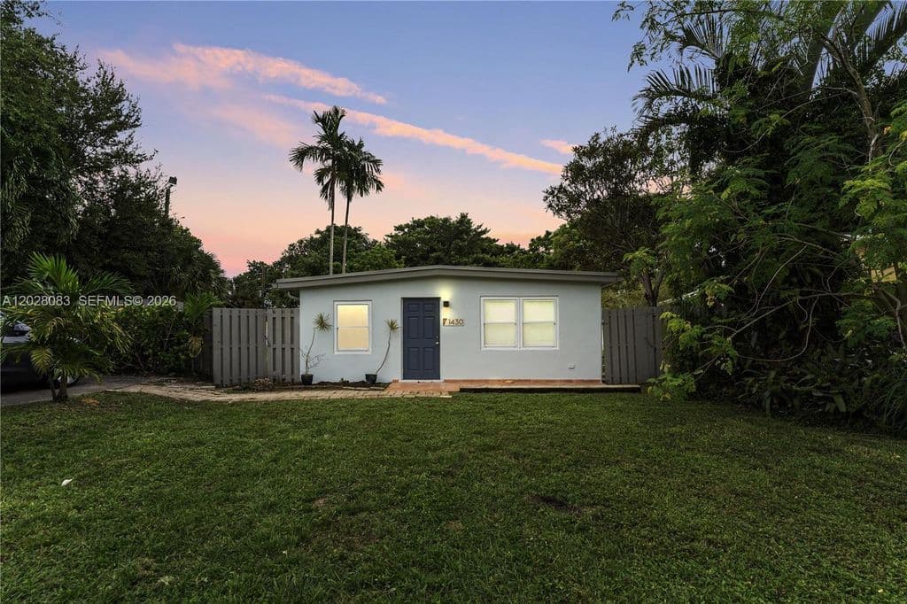 2-bedroom Single-Family Home — 1430 SW 32nd Ct