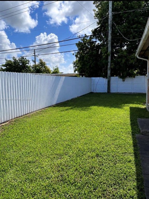 5+1 Müstakil ev — 4151 SW 112th Ct
