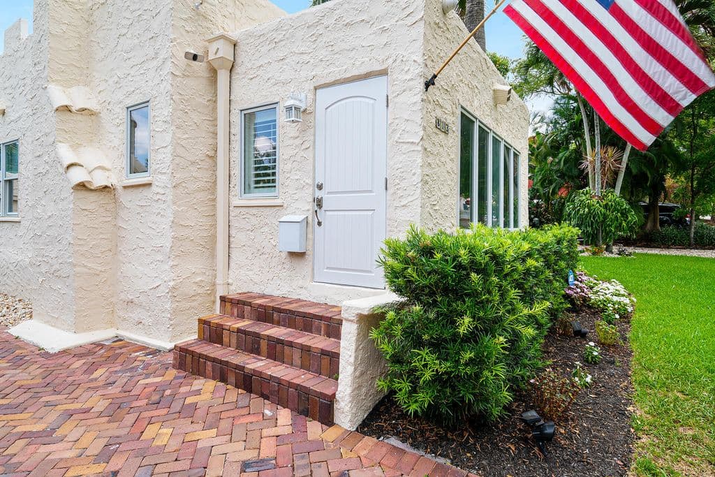 4-bedroom Single-Family Home — 813 Avon Road
