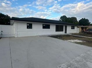 4-bedroom Single-Family Home — 2041 NW 190th Ter, Miami Gardens, 33056