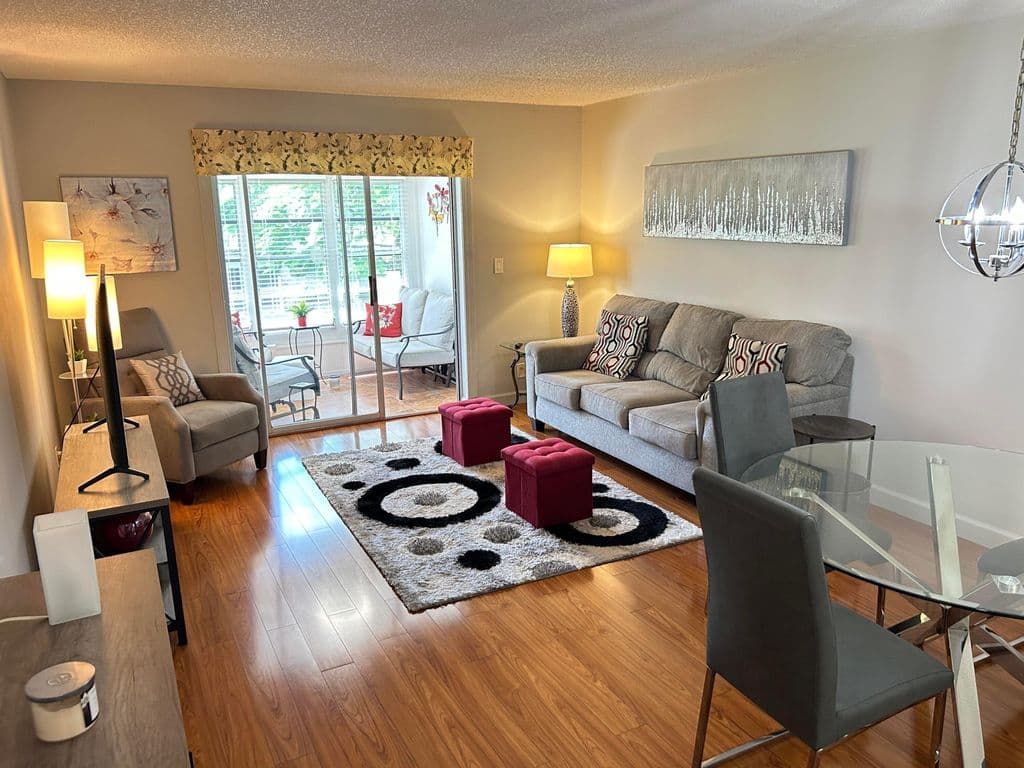 1+1 Condo — 5640 SW 3RD Place #208
