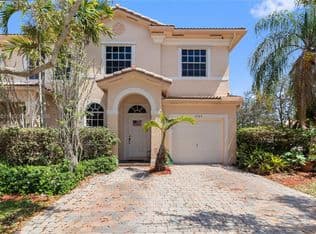 4+1 Townhouse — 2883 SW 85th Ave #106, Hollywood, 33025