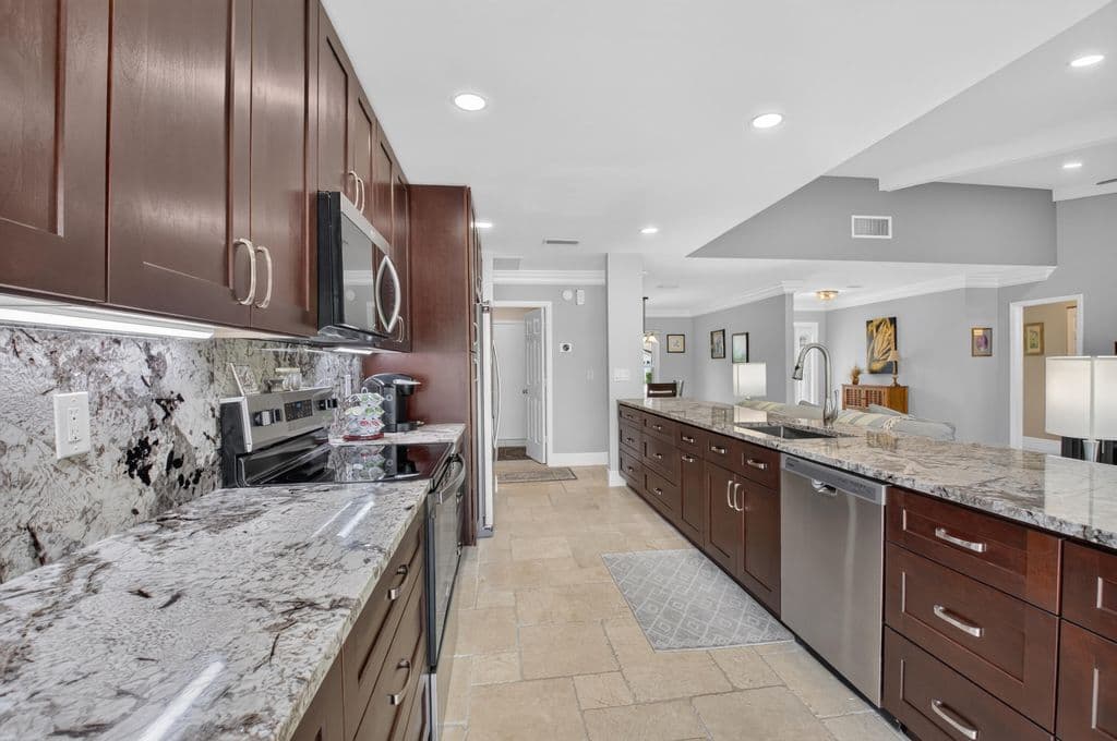 2+1 Müstakil ev — 22018 Colony Drive