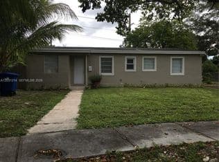4-bedroom Single-Family Home — 1594 NE 155th Ter, North Miami Beach, 33162