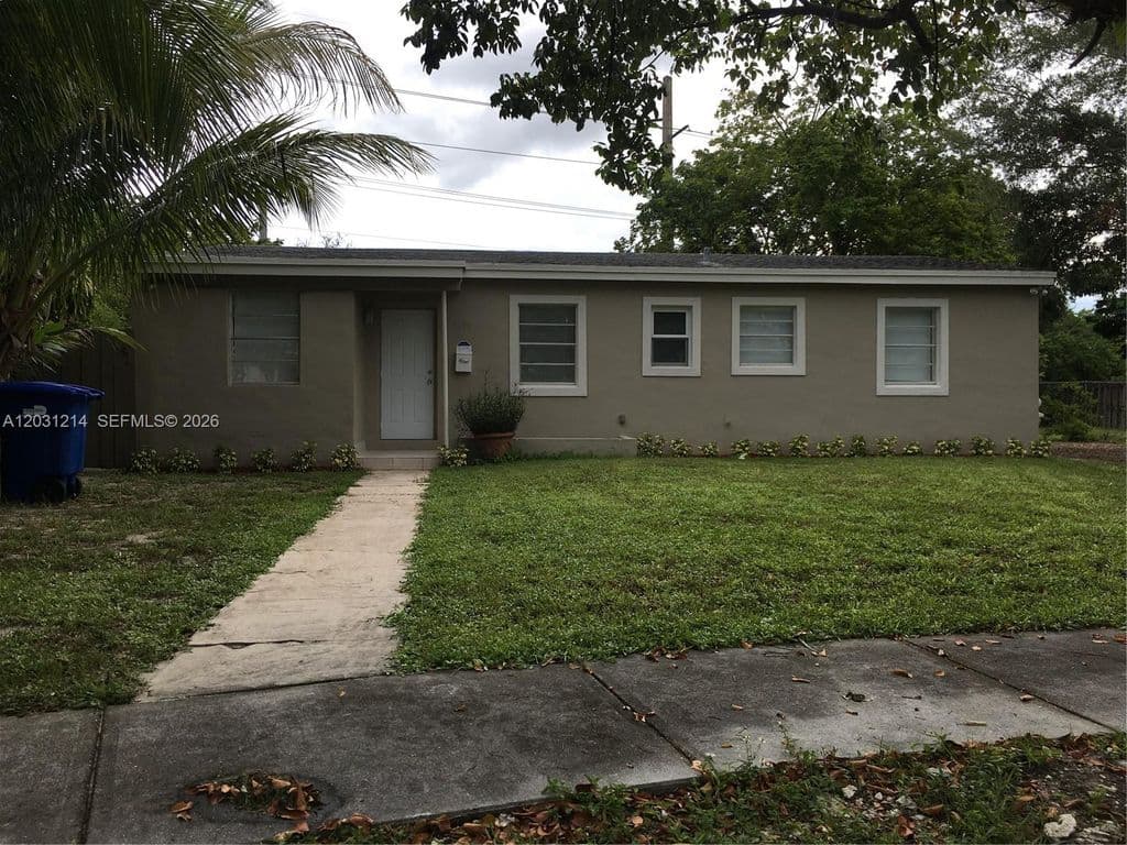 4-bedroom Single-Family Home — 1594 NE 155th Ter