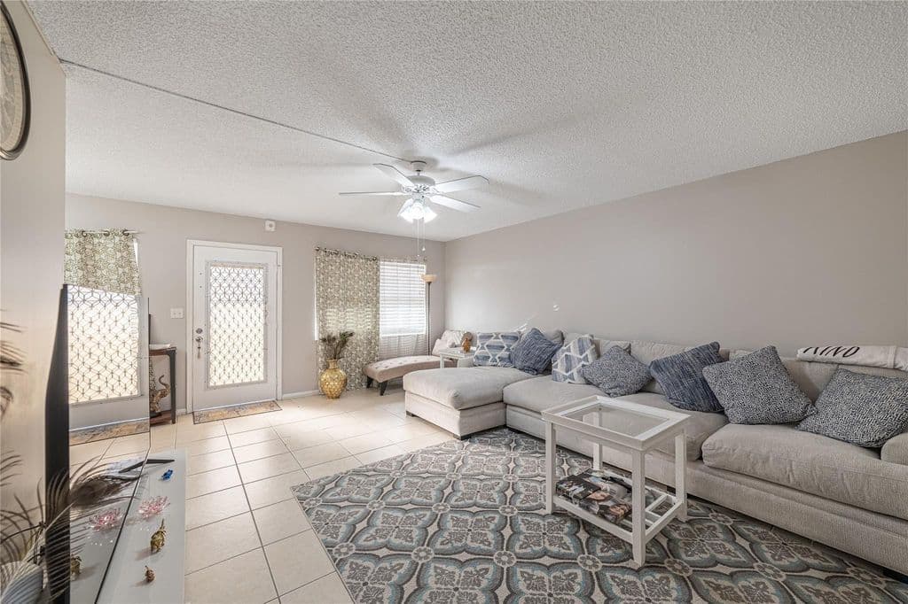 2+1 Condo — 1902 Bermuda Circle
