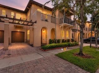 3-bedroom Townhouse — 4414 MORGAN Lane, Davie, 33328