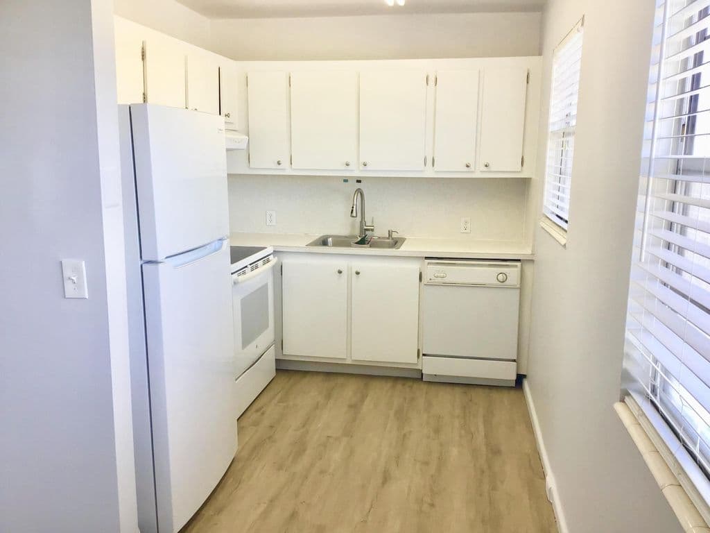 2-bedroom Condo — 84 Brighton B #84