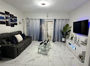 2+1 Townhouse — 270 NW 71st Ave APT 4, Miami, 33126