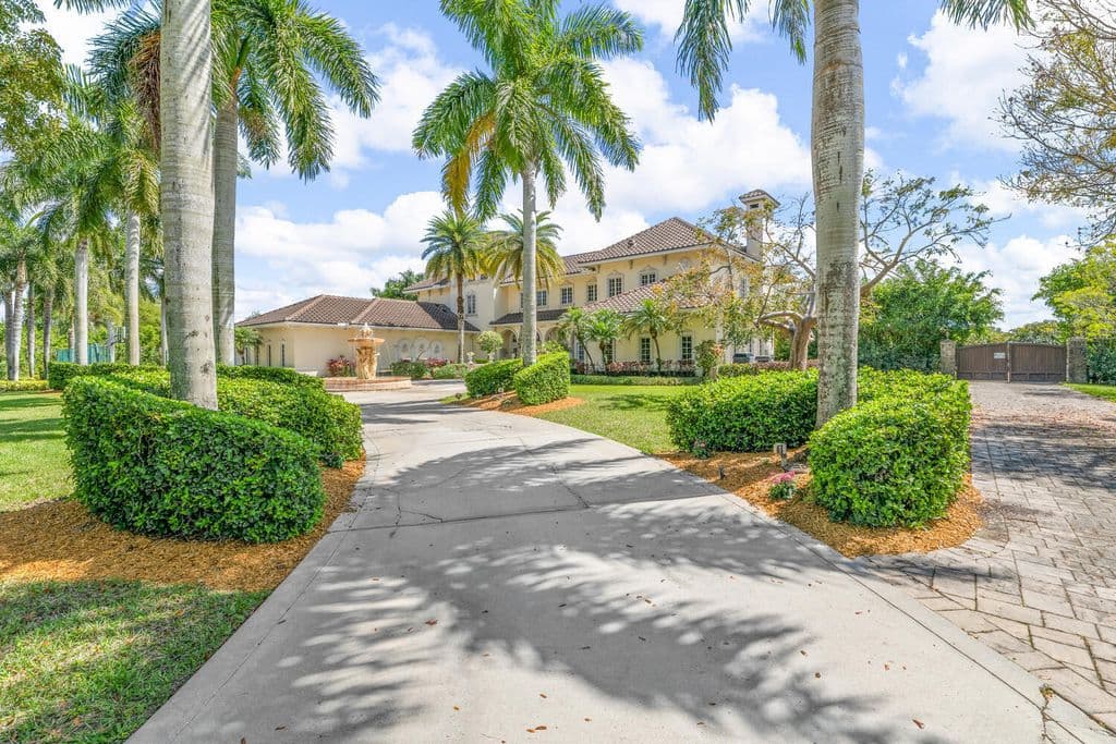 7-bedroom Single-Family Home — 14535 Draft Horse Ln