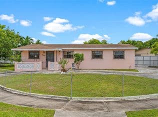 4-bedroom Single-Family Home — 11985 SW 181st Ter, Miami, 33177