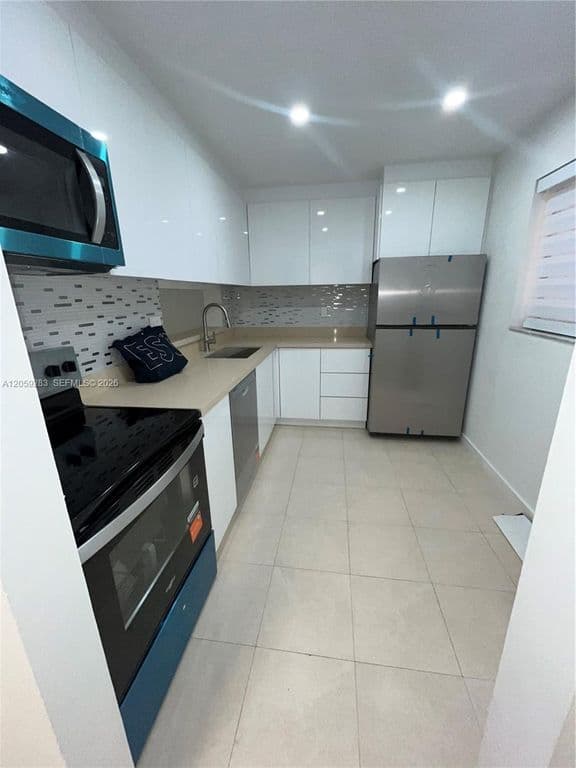 2+1 Condo — 8625 NW 8th St APT 213