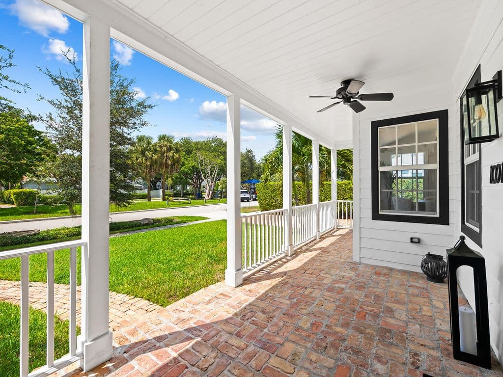 4-bedroom Single-Family Home — 1001 SE 10th Street