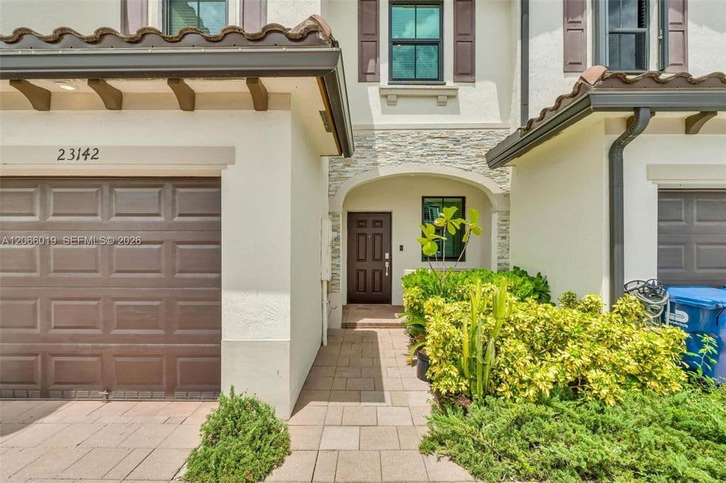 3-bedroom Property — 23142 SW 127th Pl