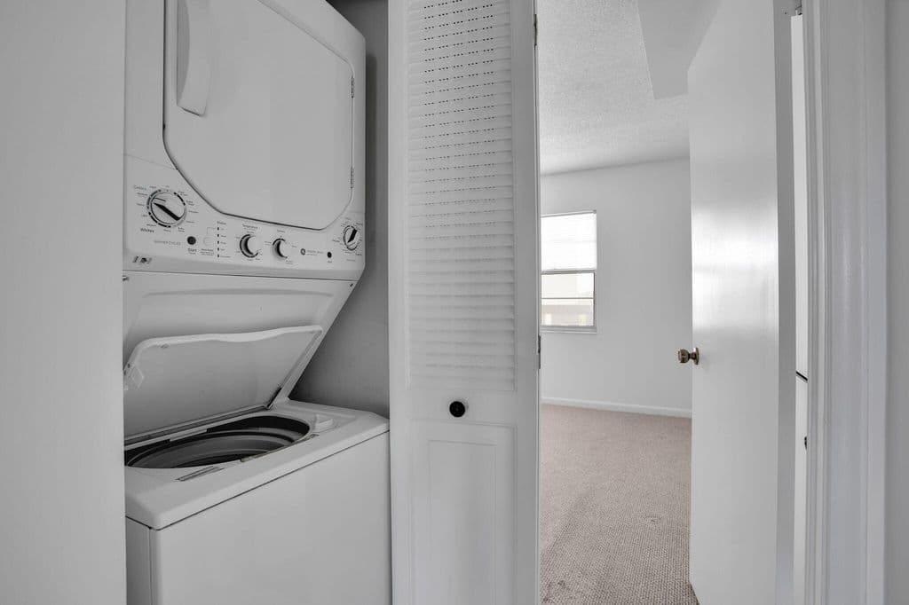 2+1 Condo — 3405 Bimini Lane #M4