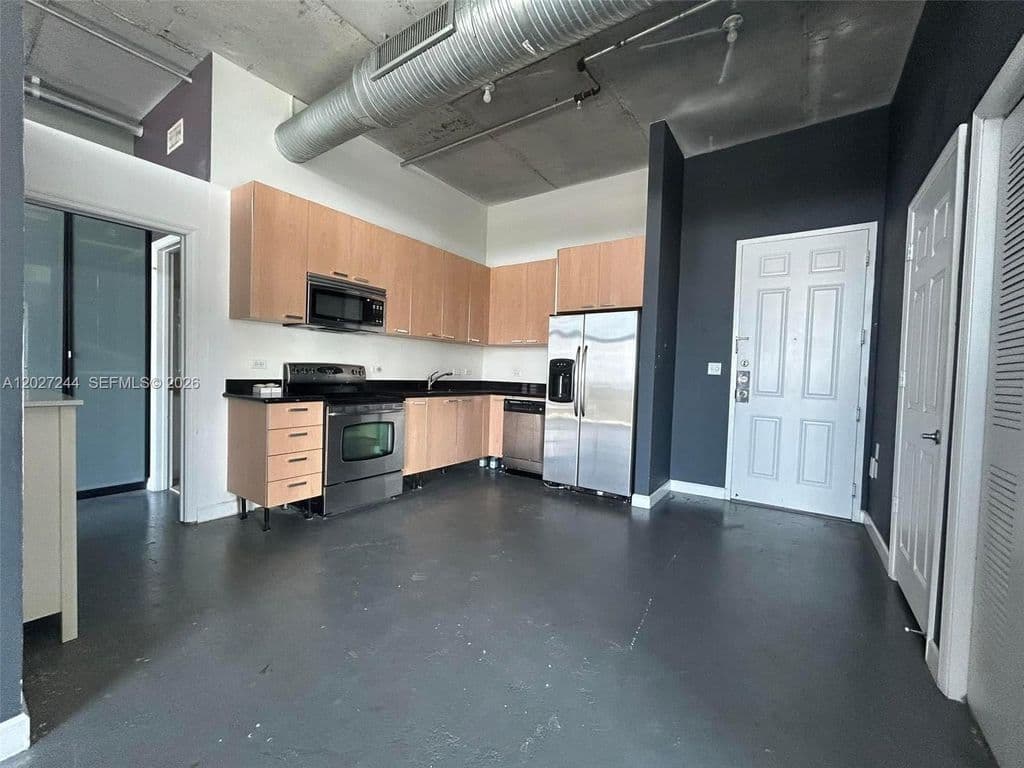 2+1 Condo — 2100 Van Buren St APT 506