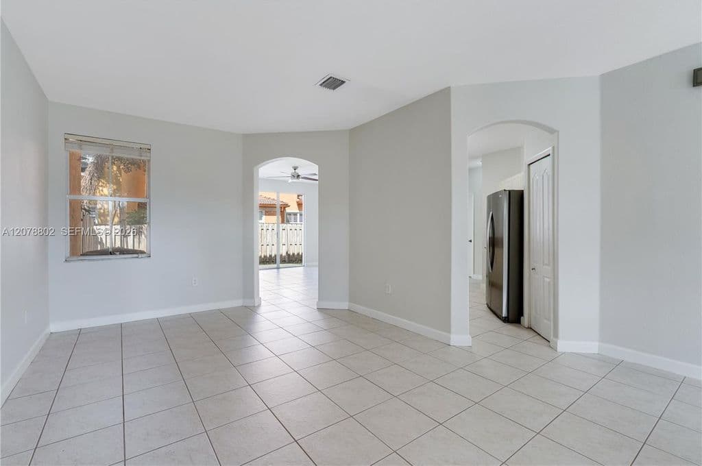 4-bedroom Single-Family Home — 8450 NW 113th Psge
