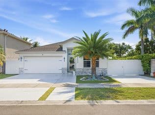 4-bedroom Single-Family Home — 24800 SW 122nd Pl, Homestead, 33032