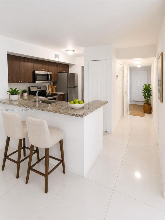 2+1 Condo — 11177 SW 8th St APT 208